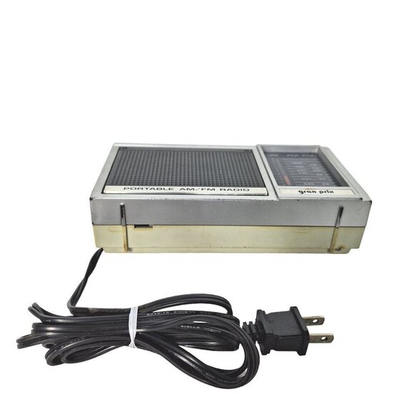 Vintage Gran Prix Portable AM/FM Radio 230 Tested Working - Picture 7 of 7